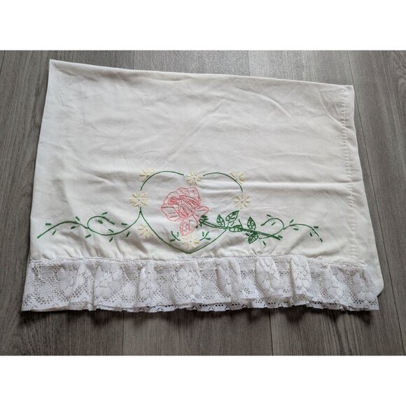 Vintage Hand-Embroidered Pillowcase With Lace Trim & Floral Design - Picture 2 of 5